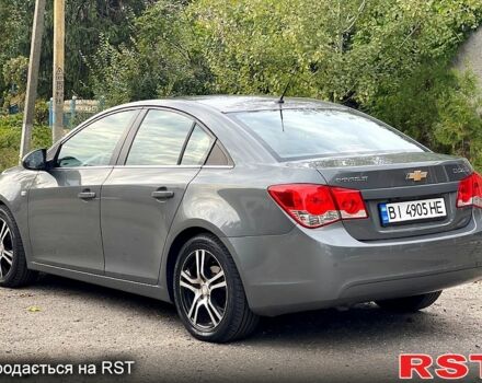 Серый Шевроле Круз, объемом двигателя 1.8 л и пробегом 177 тыс. км за 6950 $, фото 1 на Automoto.ua