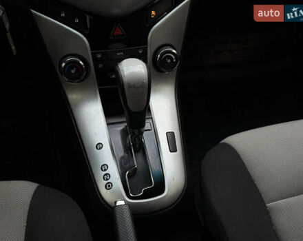 Серый Шевроле Круз, объемом двигателя 2 л и пробегом 154 тыс. км за 5950 $, фото 23 на Automoto.ua