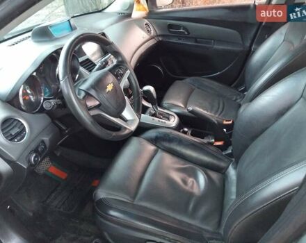 Серый Шевроле Круз, объемом двигателя 1.8 л и пробегом 239 тыс. км за 7500 $, фото 4 на Automoto.ua