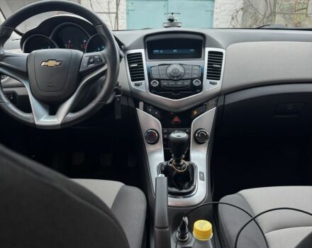 Серый Шевроле Круз, объемом двигателя 1.8 л и пробегом 3 тыс. км за 7000 $, фото 3 на Automoto.ua