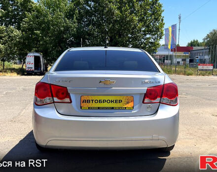 Серый Шевроле Круз, объемом двигателя 1.8 л и пробегом 206 тыс. км за 5990 $, фото 5 на Automoto.ua