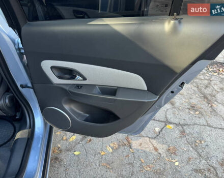 Серый Шевроле Круз, объемом двигателя 1.99 л и пробегом 208 тыс. км за 7800 $, фото 56 на Automoto.ua