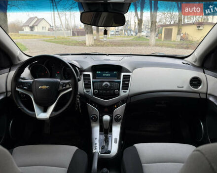 Серый Шевроле Круз, объемом двигателя 2 л и пробегом 154 тыс. км за 5950 $, фото 21 на Automoto.ua