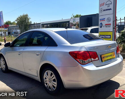 Серый Шевроле Круз, объемом двигателя 1.8 л и пробегом 206 тыс. км за 5990 $, фото 3 на Automoto.ua