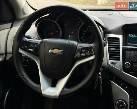 Серый Шевроле Круз, объемом двигателя 2 л и пробегом 154 тыс. км за 5950 $, фото 24 на Automoto.ua