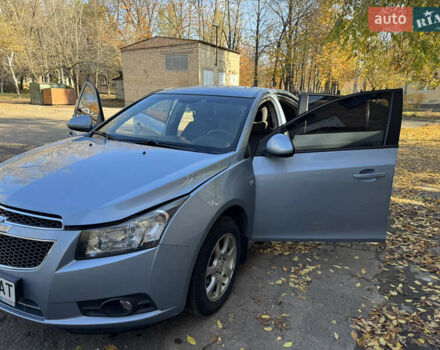 Серый Шевроле Круз, объемом двигателя 1.99 л и пробегом 208 тыс. км за 7800 $, фото 1 на Automoto.ua
