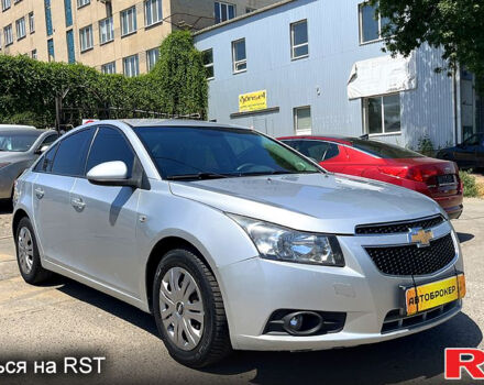 Серый Шевроле Круз, объемом двигателя 1.8 л и пробегом 206 тыс. км за 5990 $, фото 2 на Automoto.ua