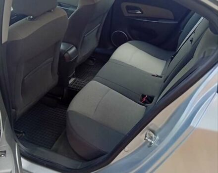 Серый Шевроле Круз, объемом двигателя 1.6 л и пробегом 259 тыс. км за 7000 $, фото 1 на Automoto.ua