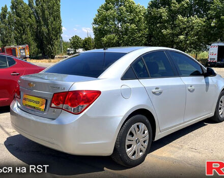 Серый Шевроле Круз, объемом двигателя 1.8 л и пробегом 206 тыс. км за 5990 $, фото 4 на Automoto.ua