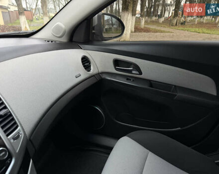 Серый Шевроле Круз, объемом двигателя 2 л и пробегом 154 тыс. км за 5950 $, фото 37 на Automoto.ua