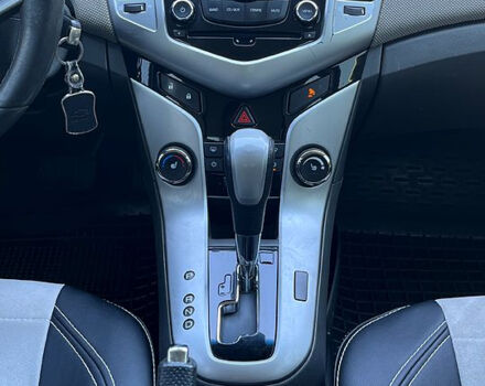 Серый Шевроле Круз, объемом двигателя 1.8 л и пробегом 206 тыс. км за 5990 $, фото 12 на Automoto.ua