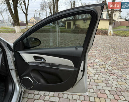 Серый Шевроле Круз, объемом двигателя 2 л и пробегом 154 тыс. км за 5950 $, фото 27 на Automoto.ua