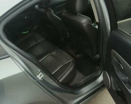 Серый Шевроле Круз, объемом двигателя 1.8 л и пробегом 204 тыс. км за 6300 $, фото 4 на Automoto.ua