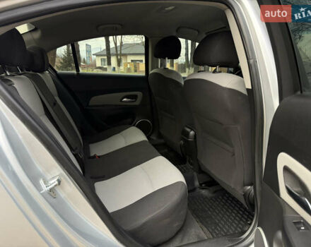 Серый Шевроле Круз, объемом двигателя 2 л и пробегом 154 тыс. км за 5950 $, фото 20 на Automoto.ua