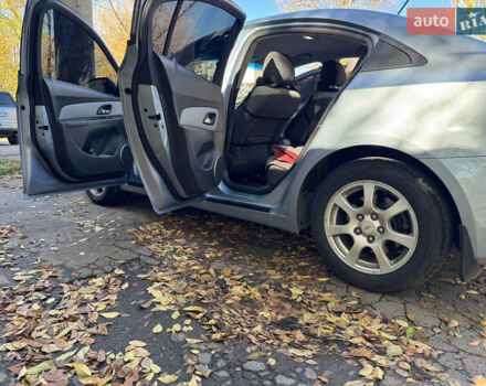 Серый Шевроле Круз, объемом двигателя 1.99 л и пробегом 208 тыс. км за 7800 $, фото 14 на Automoto.ua