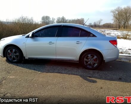 Сірий Шевроле Круз, об'ємом двигуна 18 л та пробігом 210 тис. км за 6000 $, фото 2 на Automoto.ua
