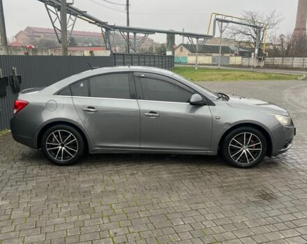 Серый Шевроле Круз, объемом двигателя 1.8 л и пробегом 258 тыс. км за 6000 $, фото 4 на Automoto.ua