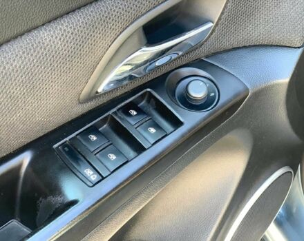 Серый Шевроле Круз, объемом двигателя 1.4 л и пробегом 205 тыс. км за 6580 $, фото 18 на Automoto.ua