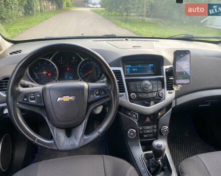 Серый Шевроле Круз, объемом двигателя 1.8 л и пробегом 213 тыс. км за 7200 $, фото 7 на Automoto.ua