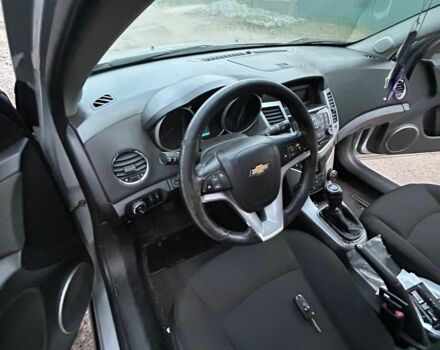 Серый Шевроле Круз, объемом двигателя 1.8 л и пробегом 197 тыс. км за 6500 $, фото 5 на Automoto.ua