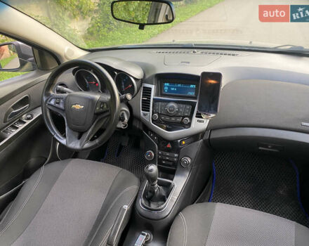 Серый Шевроле Круз, объемом двигателя 1.8 л и пробегом 213 тыс. км за 7200 $, фото 12 на Automoto.ua