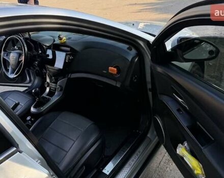 Серый Шевроле Круз, объемом двигателя 1.8 л и пробегом 90 тыс. км за 7500 $, фото 31 на Automoto.ua