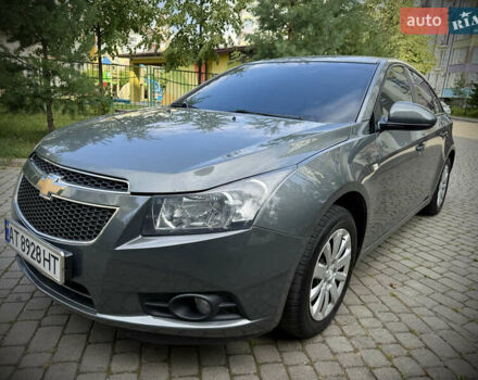 Серый Шевроле Круз, объемом двигателя 1.8 л и пробегом 150 тыс. км за 6777 $, фото 1 на Automoto.ua