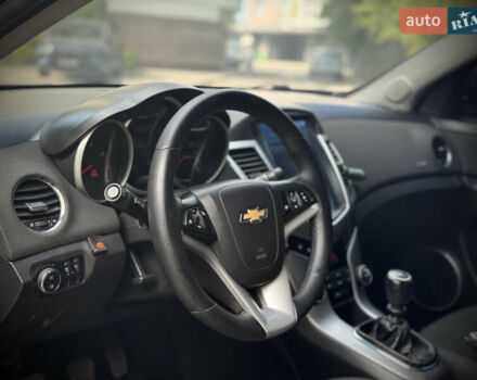 Серый Шевроле Круз, объемом двигателя 1.8 л и пробегом 150 тыс. км за 6777 $, фото 7 на Automoto.ua