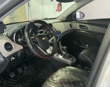 Серый Шевроле Круз, объемом двигателя 1.8 л и пробегом 250 тыс. км за 6500 $, фото 7 на Automoto.ua