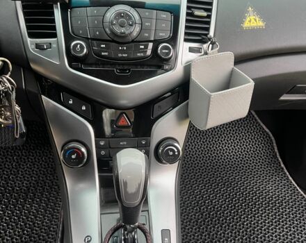 Серый Шевроле Круз, объемом двигателя 1.8 л и пробегом 258 тыс. км за 6000 $, фото 18 на Automoto.ua