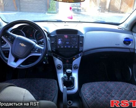 Серый Шевроле Круз, объемом двигателя 1.8 л и пробегом 236 тыс. км за 7500 $, фото 3 на Automoto.ua
