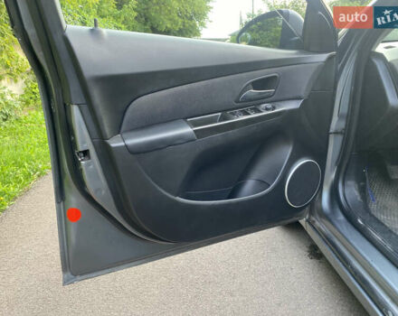 Серый Шевроле Круз, объемом двигателя 1.8 л и пробегом 213 тыс. км за 7200 $, фото 9 на Automoto.ua