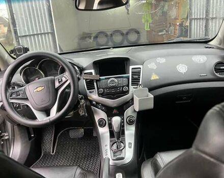 Серый Шевроле Круз, объемом двигателя 1.8 л и пробегом 258 тыс. км за 6000 $, фото 27 на Automoto.ua