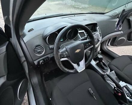 Серый Шевроле Круз, объемом двигателя 1.8 л и пробегом 197 тыс. км за 6500 $, фото 4 на Automoto.ua