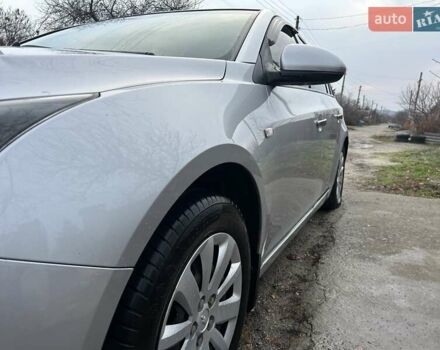 Серый Шевроле Круз, объемом двигателя 1.8 л и пробегом 197 тыс. км за 6500 $, фото 7 на Automoto.ua