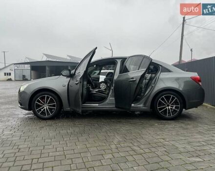 Серый Шевроле Круз, объемом двигателя 1.8 л и пробегом 258 тыс. км за 6000 $, фото 9 на Automoto.ua