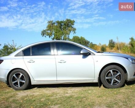 Серый Шевроле Круз, объемом двигателя 1.6 л и пробегом 109 тыс. км за 7000 $, фото 3 на Automoto.ua