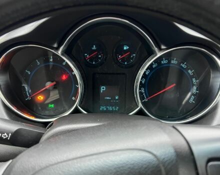 Серый Шевроле Круз, объемом двигателя 1.8 л и пробегом 258 тыс. км за 6000 $, фото 11 на Automoto.ua