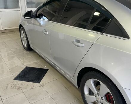 Серый Шевроле Круз, объемом двигателя 1.8 л и пробегом 250 тыс. км за 6800 $, фото 3 на Automoto.ua