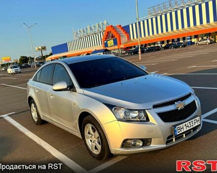 Серый Шевроле Круз, объемом двигателя 1.8 л и пробегом 136 тыс. км за 7100 $, фото 4 на Automoto.ua