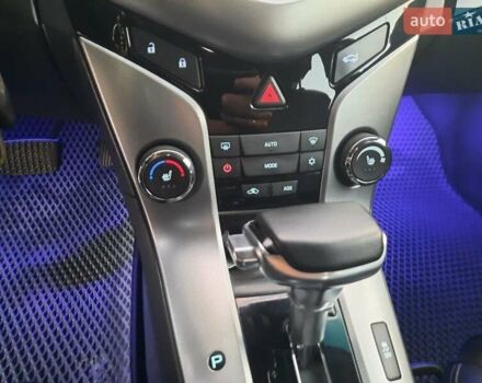 Серый Шевроле Круз, объемом двигателя 1.8 л и пробегом 196 тыс. км за 7750 $, фото 21 на Automoto.ua