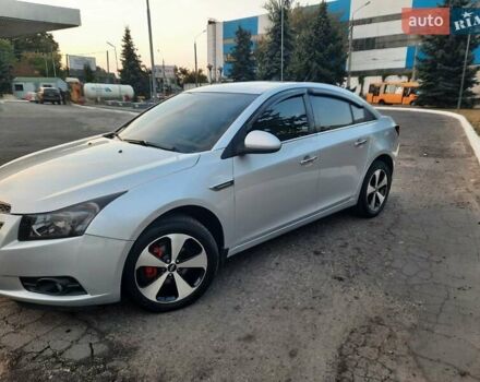 Серый Шевроле Круз, объемом двигателя 1.8 л и пробегом 196 тыс. км за 7750 $, фото 1 на Automoto.ua