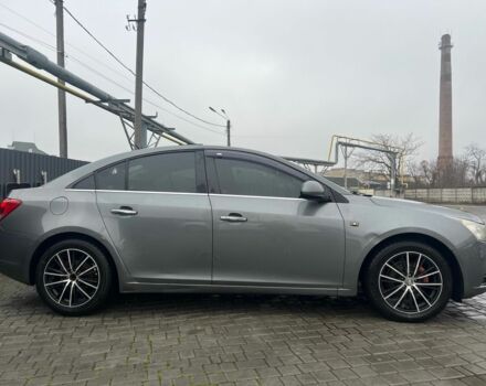 Серый Шевроле Круз, объемом двигателя 1.8 л и пробегом 258 тыс. км за 6000 $, фото 5 на Automoto.ua