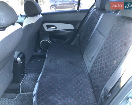 Серый Шевроле Круз, объемом двигателя 1.8 л и пробегом 236 тыс. км за 7500 $, фото 6 на Automoto.ua