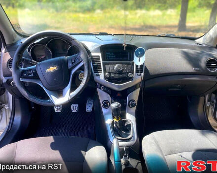 Серый Шевроле Круз, объемом двигателя 1.8 л и пробегом 234 тыс. км за 5700 $, фото 3 на Automoto.ua