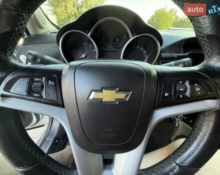 Серый Шевроле Круз, объемом двигателя 1.8 л и пробегом 90 тыс. км за 7500 $, фото 6 на Automoto.ua