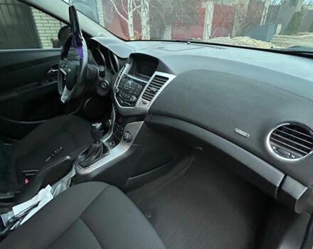 Серый Шевроле Круз, объемом двигателя 1.8 л и пробегом 197 тыс. км за 6500 $, фото 6 на Automoto.ua