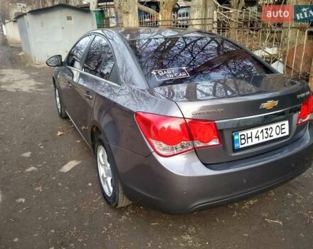 Серый Шевроле Круз, объемом двигателя 1.8 л и пробегом 300 тыс. км за 7200 $, фото 1 на Automoto.ua