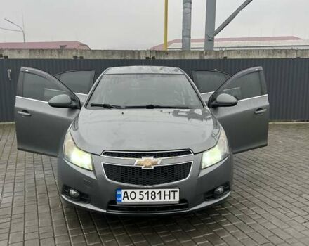 Серый Шевроле Круз, объемом двигателя 1.8 л и пробегом 258 тыс. км за 6000 $, фото 1 на Automoto.ua
