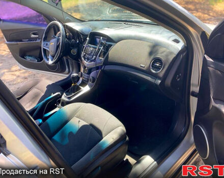 Серый Шевроле Круз, объемом двигателя 1.8 л и пробегом 234 тыс. км за 5700 $, фото 5 на Automoto.ua